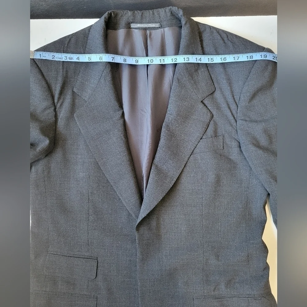 Gucci Men's Sports Wool Blazer Coat in Grey Size 43R (see measurements)